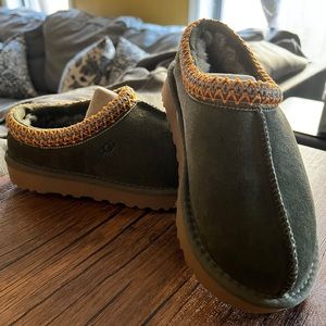 Ugg Woman’s Tasman Slippers Burnt Olive. Did not fit me. Brand New - never worn
